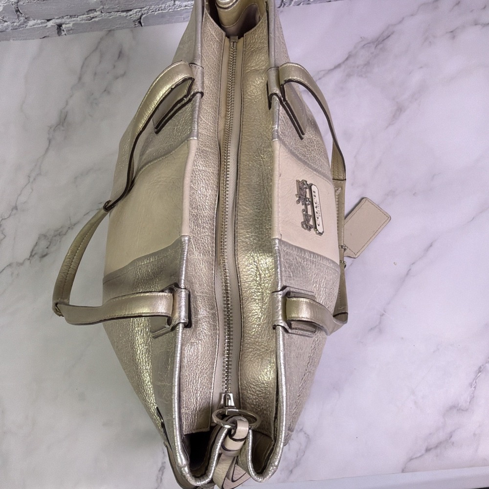 Coach Chelsea Leather Stripe Platinum Charlie ToteBag Purse J1126 18962 - Picture 5 of 15